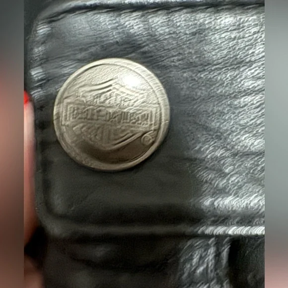 Harley-Davidson Black Leather Motorcycle Jacket woman’s size Large. Pit 21 - Picture 8 of 16